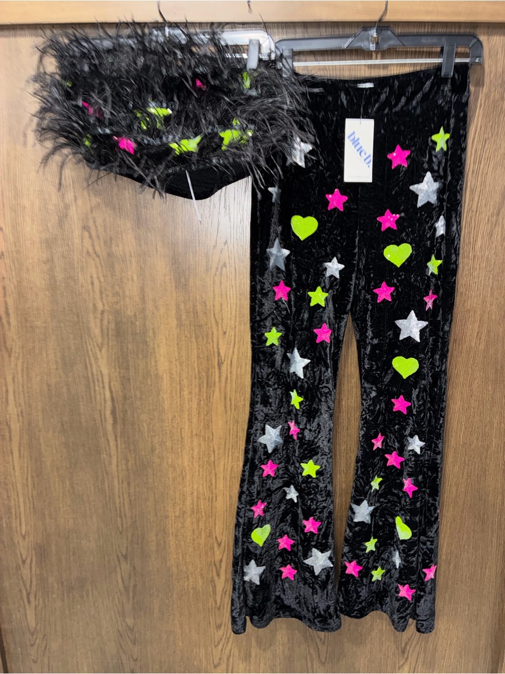 Blue B Women’s Black Velvet Star & Heart Embellished Flared Pants Size Large NWT